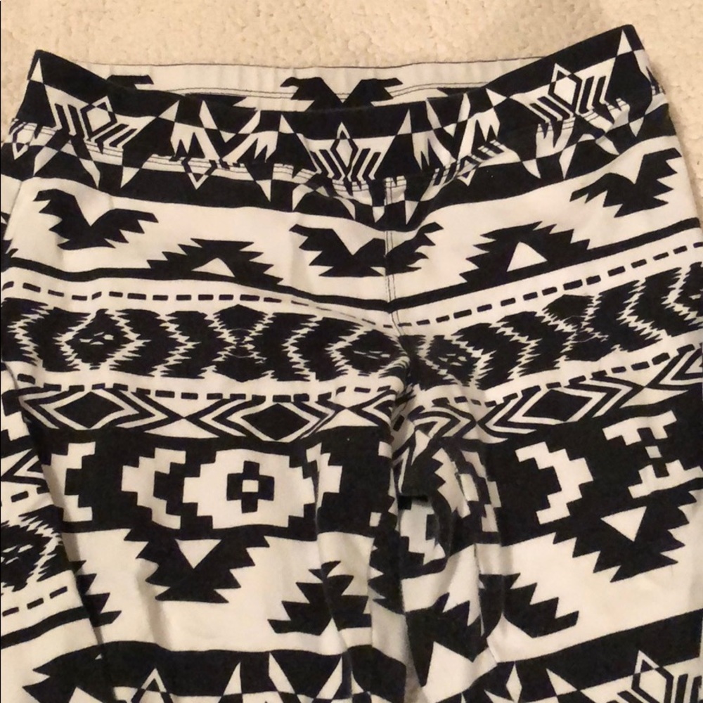 Used express size small leggings - Picture 2 of 4